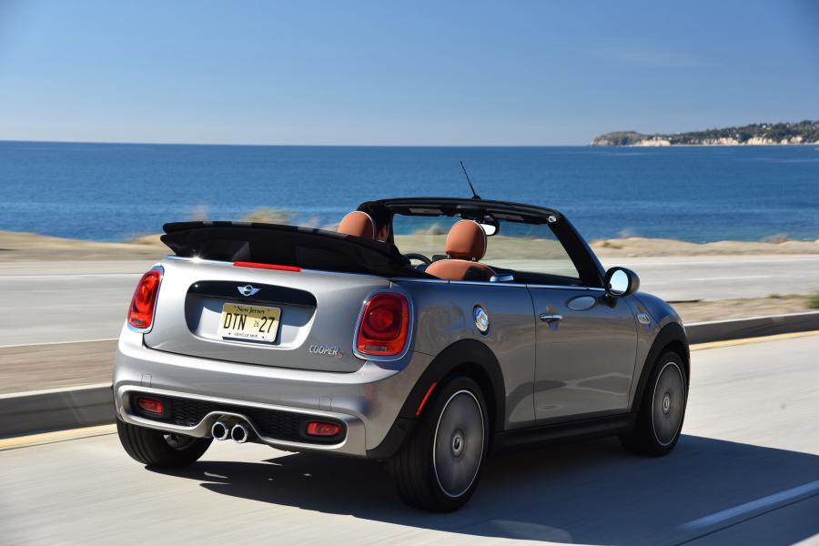  Mini Cooper S Cabrio 2016 года  (US) (фото 18 из 30)